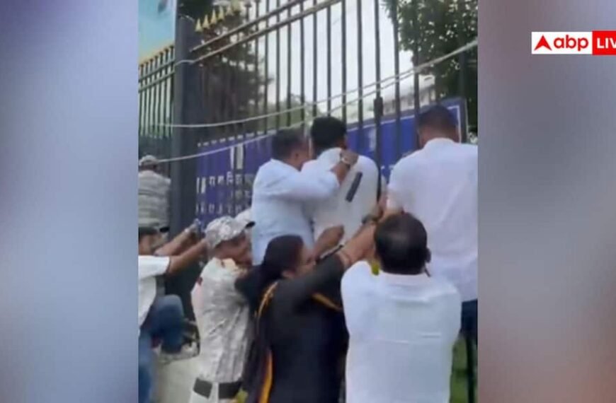 मुंबई यूथ कांग्रेस का हंगामा, चुनाव आयोग बोर्ड पर कालिख पोतने की कोशिश