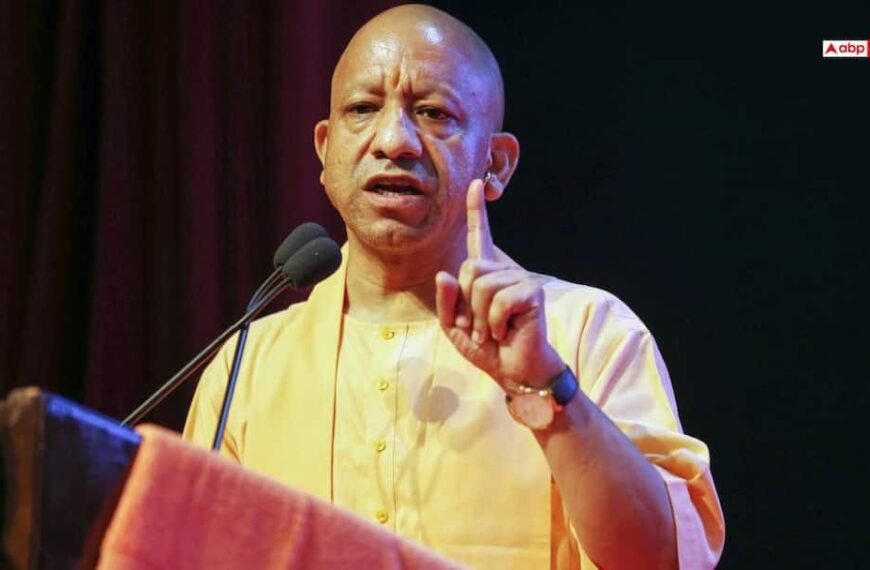 CM योगी ने एक लाख नई नौकरियों का किया ‘श्रीगणेश’, 818 अभ्यर्थियों को नियुक्ति पत्र