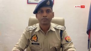 आगरा-लखनऊ एक्सप्रेसवे पर डिवाइडर से टकरा उछली कार,&hellip;