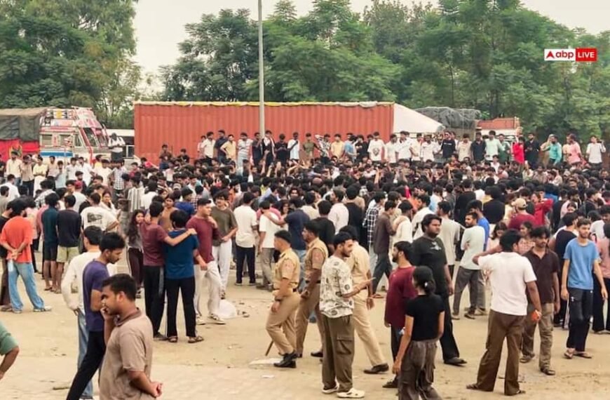फगवाड़ा: LPU में छात्रों का प्रदर्शन जारी, रेप मामले की जांच के लिए SIT गठित