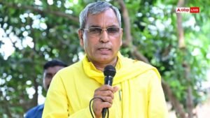 ‘सपा दफ्तर में चच्चू शिवपाल यादव और भाई&hellip;