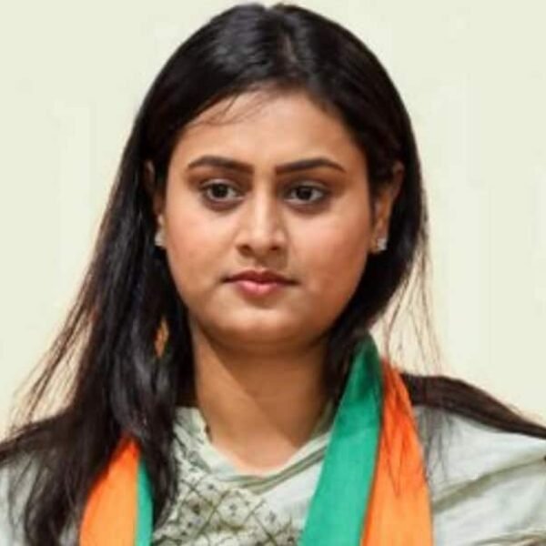 ‘मोरल पुलिसिंग’ पर घिरीं BJP की मंत्री श्रेयसी…