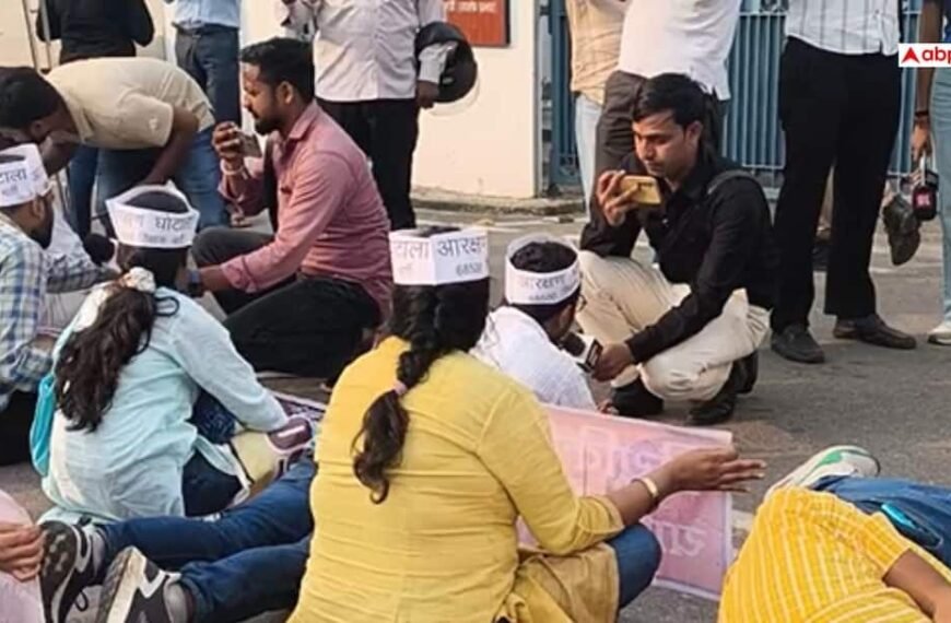 लखनऊ: सहायक शिक्षक भर्ती के अभ्यर्थियों ने मंत्री के घर को घेरा, बोले- ‘चुनाव में…’