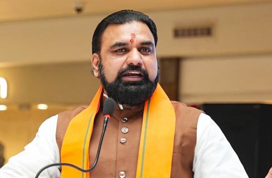 बिहार: 2100 बेटियों के लिए Good News, 2 लाख तक दे रही सम्राट सरकार