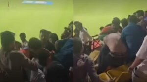 स्टेडियम में चले लात-घूंसे, भारत-वेस्टइंडीज के तीसरे टी20&hellip;