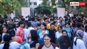 70 साल से ज्यादा उम्र के लोग दे&hellip;