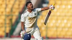 शतक और ‘5 विकेट हॉल’, सरफराज के बाद&hellip;
