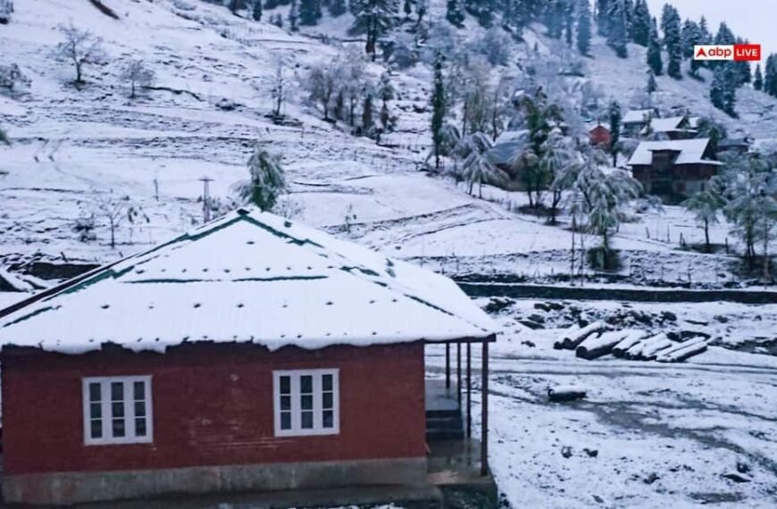 जम्मू-कश्मीर: बारिश से बाढ़ जैसे हालात! सोनमर्ग-गुलमर्ग में बर्फबारी, सड़कें बाधित